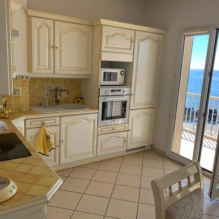 Le Latania Apartment *